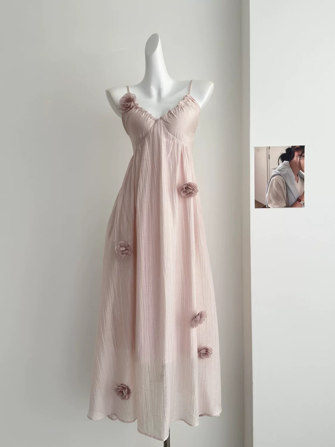 What lies underneath dress CD1070 images